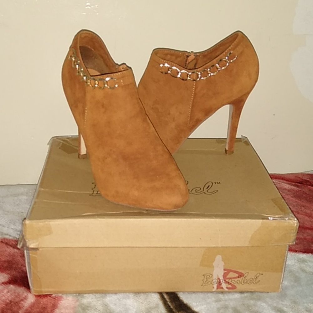 High heels - Picture 2 of 3